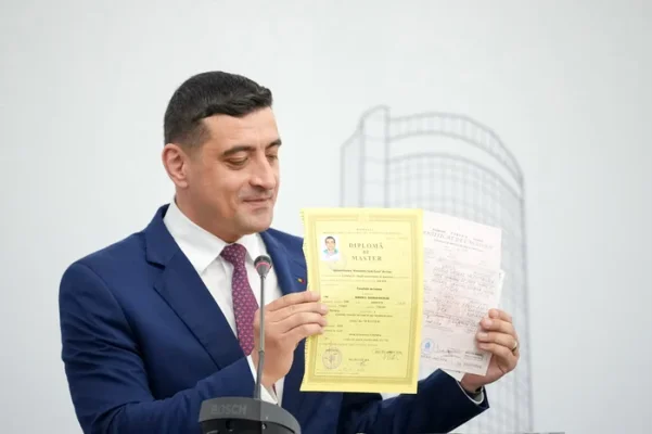 Video
Alegeri cu diploma de BAC pe masă. Ce note au luat la examenele maturității candidații la prezidențiale