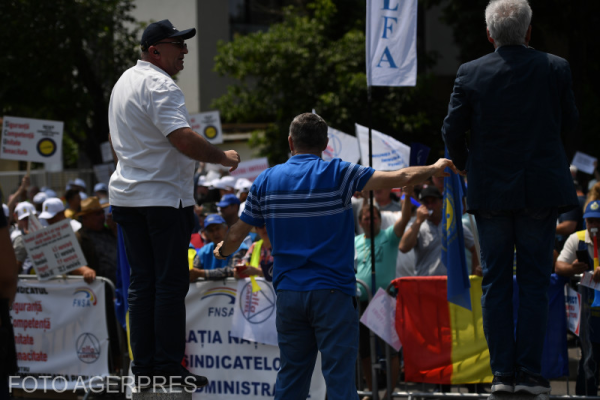 • 	Bogdan Chirieac: Liderii de sindicate dau dovadă de populism. Schimbați legea!