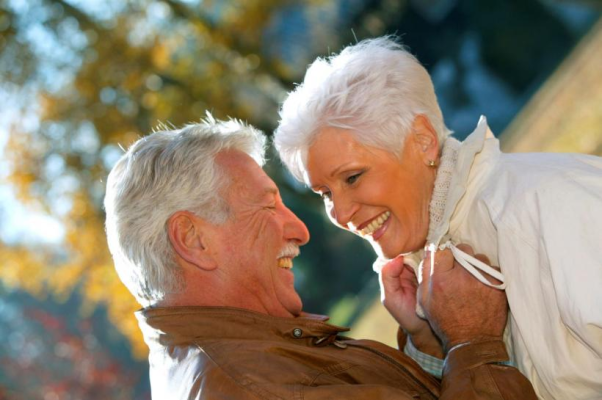 Ce ne pot învăța Baby Boomers despre reziliență: 8 lecții psihologice din copilăria lor