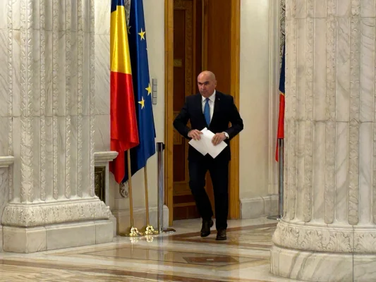 Bolojan: Prea puțini români muncesc și prea multe CHELTUIELI cu salariile la stat