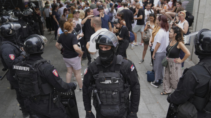 Profesioniștii în sănătate mintală din Serbia cer guvernului să înceteze violențele