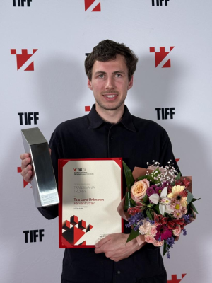 Filmul britanic Pământ străin a câștigat trofeul Transilvania la TIFF 2025