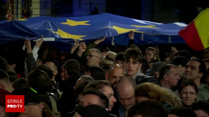 Cum au celebrat românii victoria lui Nicușor Dan în orașele din țară. „Putem să ne continuăm viitorul aici”