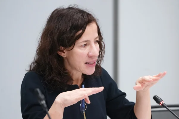 Mai mulți europarlamentari, printre care și Roxana Mînzatu, se opun planului Comisiei Europene de finanțare a bugetului UE prin noi taxe