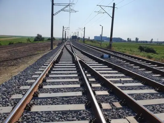 Sindicalişti CFR: Guvernul actual va transforma transportul pe calea ferată din România într-un haos de nedescris / Nu au fost niciodată bani suficienţi / Viteza media cu care circulă trenurile de călători în România este de 44 km/h
