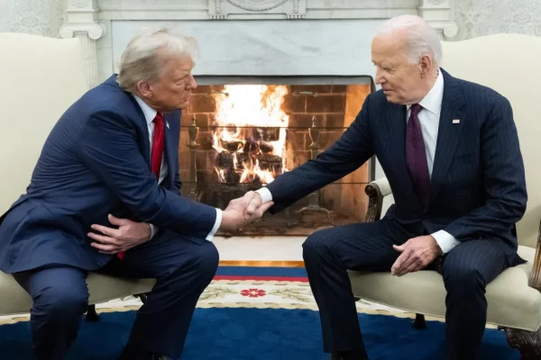 Donald Trump a distribuit o teorie a conspirației potrivit căreia fostul președinte Joe Biden ar fi murit și ar fi fost înlocuit cu o clonă robotică