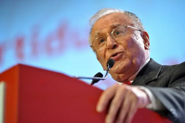 Ion Iliescu îl felicită pe Nicușor Dan: „Vă adresez cele mai sincere felicitări”