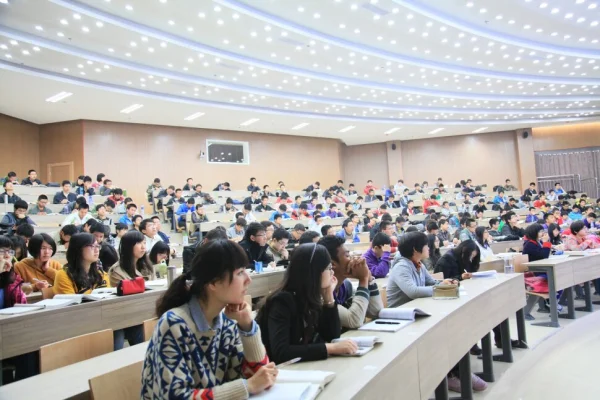 China: Examenul de admitere la universitate începe pentru 13 milioane de adolescenţi