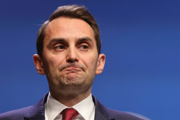 Șeful Cancelariei, mâna dreaptă a lui Ilie Bolojan, vrea austeritate, dar pentru alții: El are mașină cu SPP și stă în vilă RA-PPS