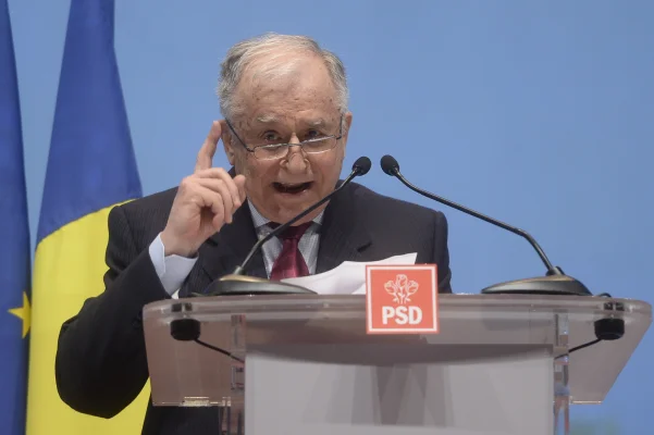Ion Iliescu suferă de cancer pulmonar. A fost operat pentru degajarea căilor respiratorii
