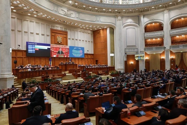 Camera Deputaţilor a votat proiectul de lege care introduce măsuri de prevenire şi combatere a antisemitismului, xenofobiei, discursului instigator la ură, în mediul online