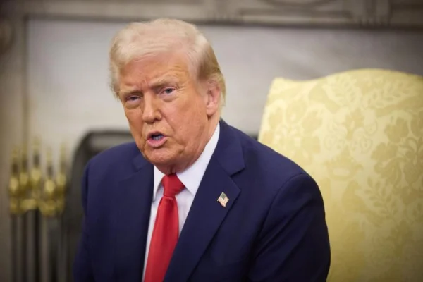 Donald Trump amenință Iranul cu o ripostă maximă în cazul în care ar ataca SUA, apreciind posibil un acord
