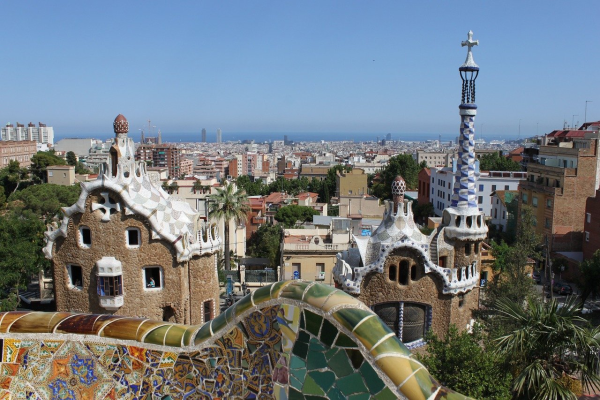 Barcelona a creat un comitet pentru gestionarea turismului de masă / 15,5 milioane de turiști vizitează orașul în fiecare an / Sute de localnici au protestat pe străzi într-o acțiune anti-turism