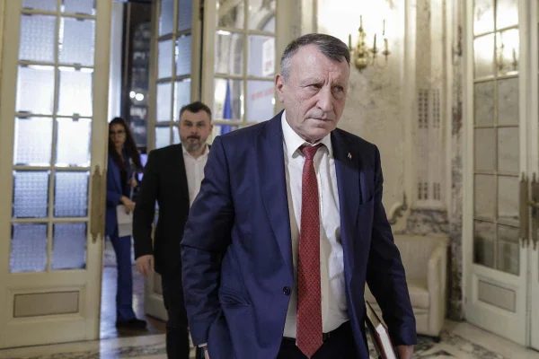 Paul Stănescu atacă guvernul actual și cere o decizie urgentă în PSD privind ieșirea de la guvernare: „Noi trebuie să decidem urgent în partid dacă mai rămânem la guvernare”