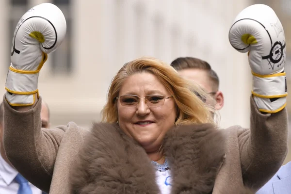 Scandal între suveraniste: Anamaria Gavrilă o acuză pe Diana Șoșoacă că a vândut „la grămadă” parlamentarii S.O.S. România