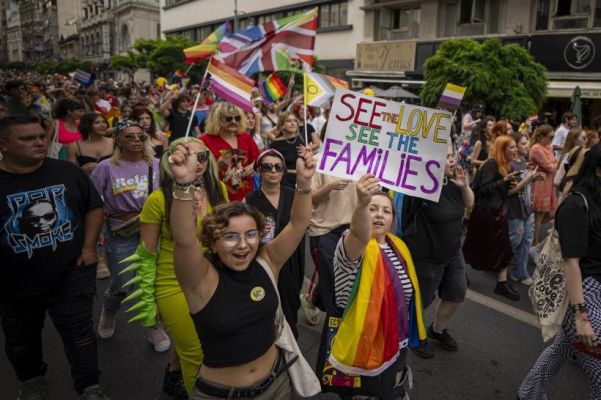 Poliția maghiară interzice marșul Budapest Pride. Invocă protecția copiilor