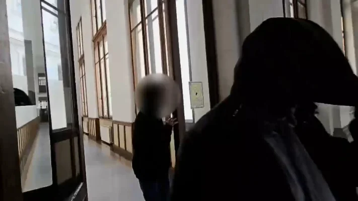 Statele Unite cer extrădarea unui elev român. Tânărul este acuzat că a trimis sute de amenințări cu bombă