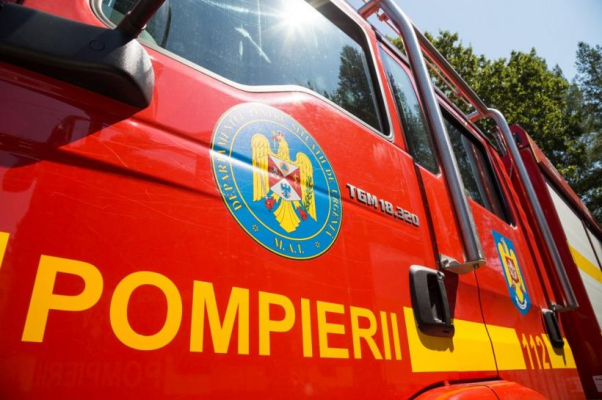 Incendiu la un depozit de materiale de construcții din Zalău