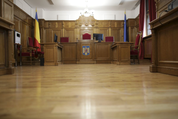 Surse | Pensionări fictive pentru păstrarea privilegiilor celei de a 3-a puteri în stat