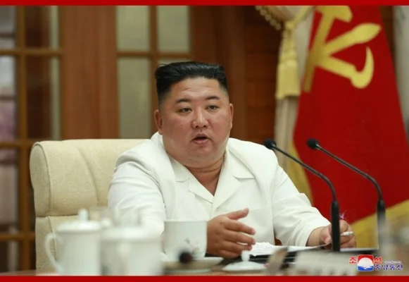 Coreea de Nord, critici la adresa lui Macron: Comite o greşeală dacă crede că poate ascunde intenţia NATO de a-şi pune bocancii militari murdari în regiunea Asia-Pacific atacând relaţiile Phenianului cu Moscova