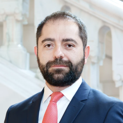 Radu Burnete a preluat funcția de consilier prezidențial pentru probleme economice și sociale: „România traversează o criză existențială”