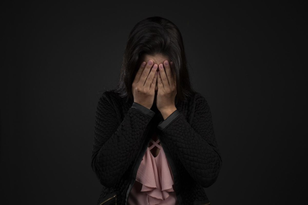 O femeie din Brăila terorizată de soț a cerut ajutor, dar Justiția i-a întors spatele: „Nu a fost pusă în pericol!”