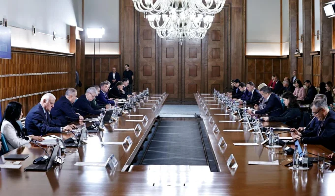 Au început concedierile la stat. Guvernul a făcut anunţul oficial