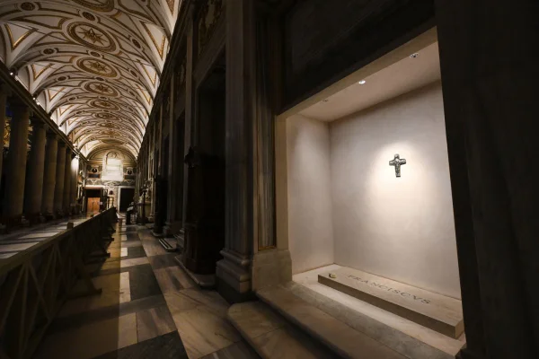 Funeraliile Papei Francisc. Mormântul suveranului pontif din bazilica Santa Maria Maggiore a fost deschis publicului