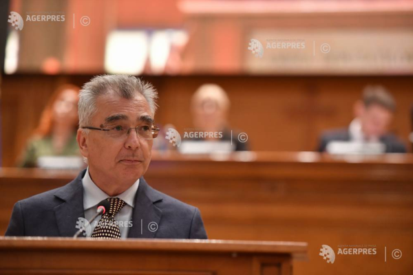 Parlament: Moțiunea de cenzură a fost prezentată în plenul reunit; dezbatere și vot - luni