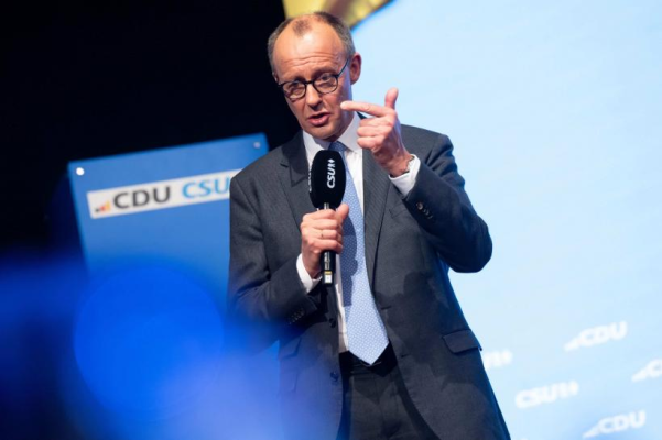 Cancelarul german Merz îl îndeamnă pe Donald Tump să rămână de partea europenilor pentru a susţine Ucraina