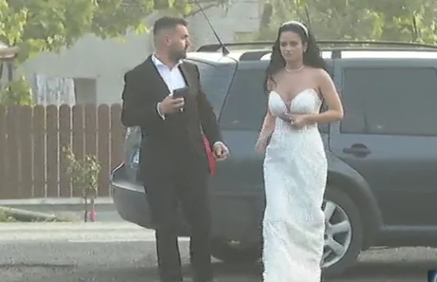 Primii alegători la o secție din județul Galați au fost doi tineri căsătoriți veniți direct de la nuntă