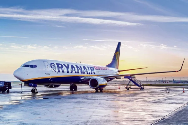 Aterizare de urgență a unui avion Ryanair în sudul Germaniei. Nouă pasageri au fost răniți