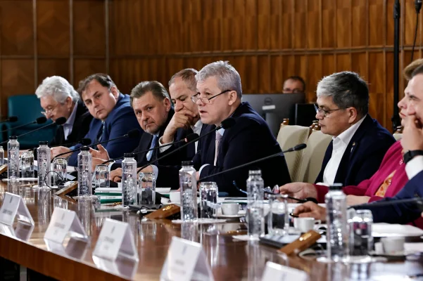 Guvernul discută joi BUGETELE Loteriei, Poștei Române și ale companiilor feroviare pentru anul 2025