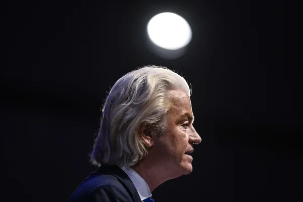 Olanda organizează alegeri anticipate în 29 octombrie, după ce liderul extremist Geert Wilders a rupt coaliția de guvernare