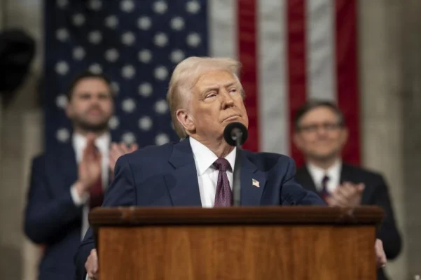 Trump lansează propria rețea de telefonie mobilă