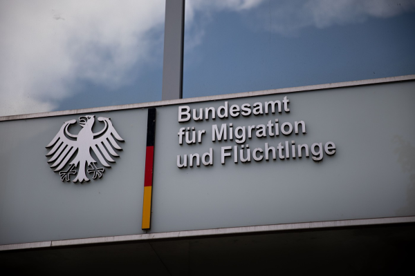 Parlamentul Germaniei suspendă procedurilor de întregire a familiei pentru mulți imigranți: „Capacitatea de INTEGRARE are o limită”