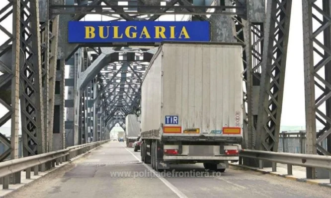 Circulaţia rutieră pe Podul Giurgiu-Ruse va fi oprită complet joi seara şi vineri noaptea