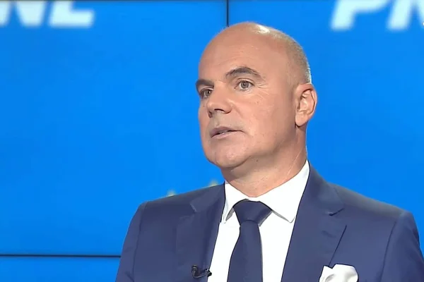 Rareş Bogdan, atac la Elena Lasconi: Nu, nu cred că eşti bun să conduci dacă ai avut note de 5