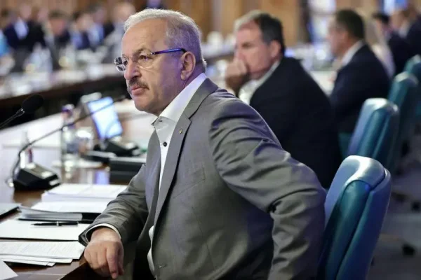 Liderii PSD se sfâșie între ei după rezultatul dezastruos al alegerilor. Dîncu, despre Daniel Zamfir: ”Folosește cuvintele doar pentru a înjura, pentru a linge clanțe sau pentru a cere șpăgi”