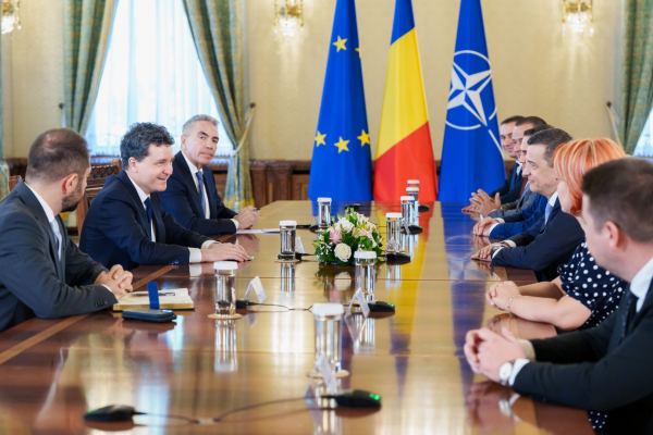 Blocajul politic se agravează. Fifor (PSD): Cineva s-a gândit „să răstoarne masa” şi criza politică se prelungeşte. România e „pe hold” în continuare