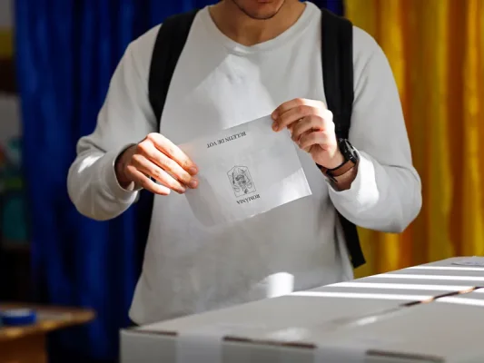 George Simion Vs Nicușor Dan. Cum se distribuie votul în turul 2? Pe ce alegători mizează cei doi?