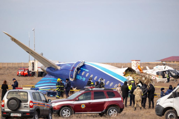 Ilham Aliyev cere Rusiei să recunoască oficial doborârea avionului azer și să pedepsească vinovații / Apărarea aeriană rusă acuzată că a deschis focul asupra unei aeronave civile a companiei Azerbaijan Airlines, confundând-o cu drone ucrainene