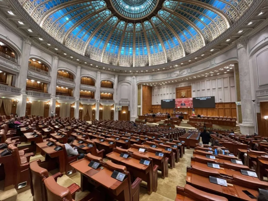 George Simon nu a fost prezent la citirea moțiunii de cenzură AUR împotriva Guvernului