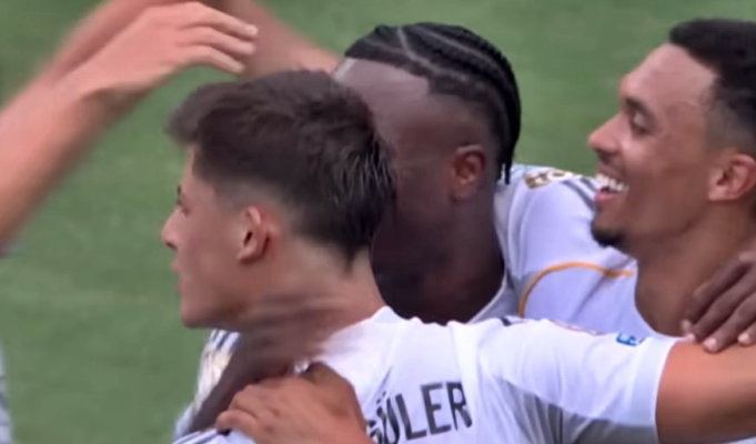VIDEO Real Madrid, victorie importantă la CM al Cluburilor, deși a jucat aproape tot meciul în inferioritate numerică