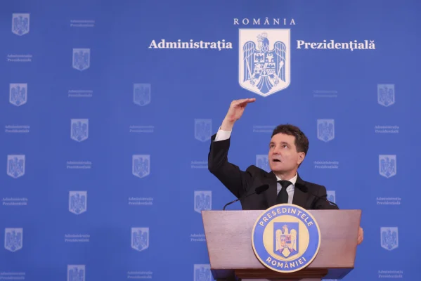 BREAKING NEWS Nicuşor Dan şi-a depus declaraţia de avere. Au fost trecute cele 400 de persoane care l-au împrumutat pentru alegerile prezidenţiale