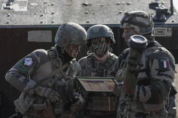 Şeful Pentagonului este încrezător că NATO se va angaja să respecte obiectivul lui Trump de 5% din PIB pentru cheltuielile de apărare / Miniştrii apărării pregătesc summitul de la sfârşitul lunii iunie