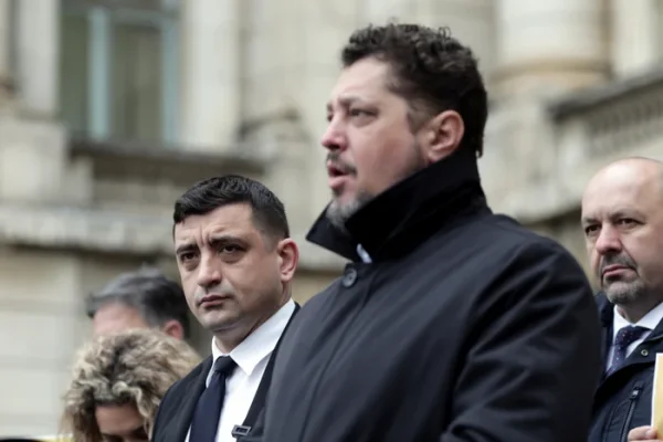 Video
Claudiu Târziu se întreabă de ce se teme George Simion că va fi arestat la protestul din 26 mai: „Știe că se va întâmpla lucruri ilegale?”