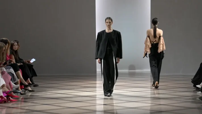 Bucharest Fashion Week 2025. Ce vom purta în noul sezon și care sunt tendințele