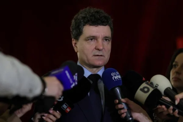 Nicuşor Dan: Sunt foarte fericit că toate partidele cu care suntem în discuţii vor să intre la guvernare / Luni va fi o discuţie pe pachetul de măsuri economice