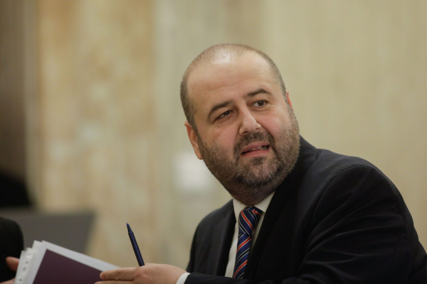 De ce nu au protestat „partenerii” la numirea lui Busuioc (PSD) la CCR? USR: Prețul coaliției trebuie plătit. UDMR: Nici ei n-au comentat alegerea noastră